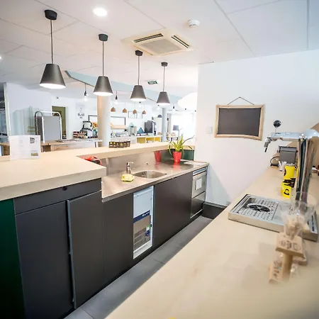 Kyriad Clermont-ferrand-sud - La Pardieu Hotell