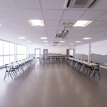 Kyriad Clermont-ferrand-sud - La Pardieu 3* クレルモン・フェラン