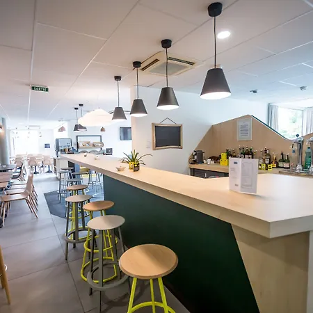 Hotel Kyriad Clermont-ferrand-sud - La Pardieu 3*