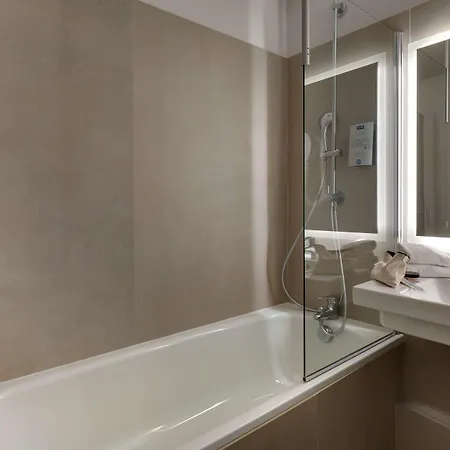 Ibis Styles Ferrand Sud La Pardieu מלון 3*