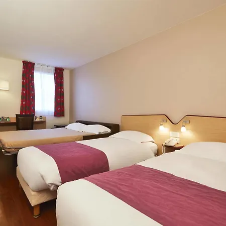Ibis Styles Ferrand Sud La Pardieu 호텔 3*