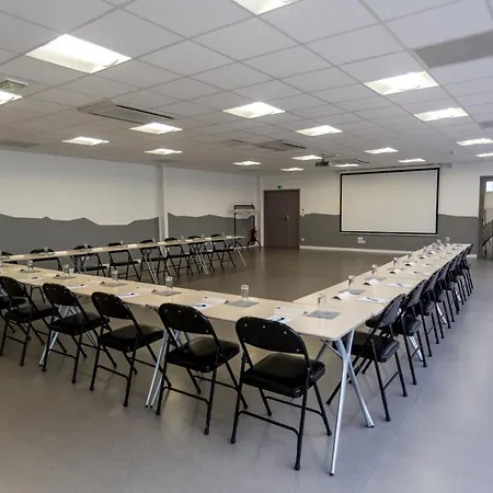 Kyriad Clermont-ferrand-sud - La Pardieu 3* クレルモン・フェラン