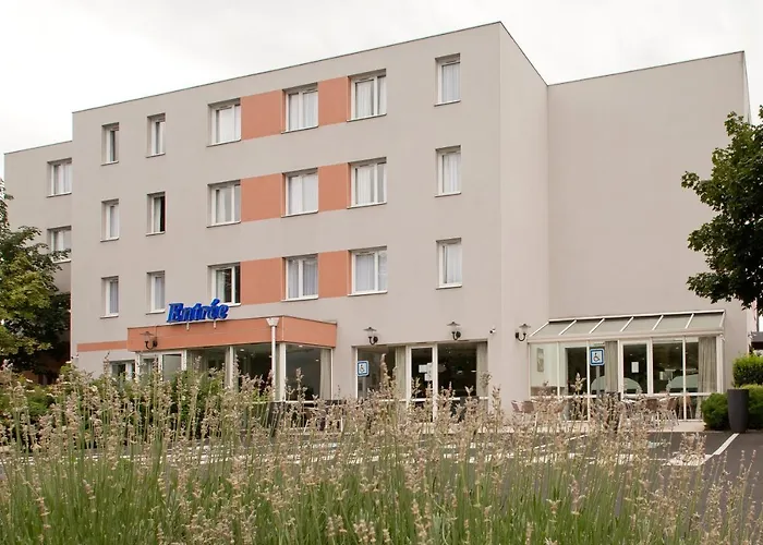 Hotel Kyriad Clermont-ferrand-sud - La Pardieu