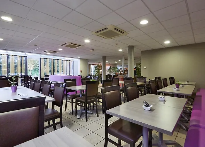 Hotell Kyriad Clermont-ferrand-sud - La Pardieu 3*