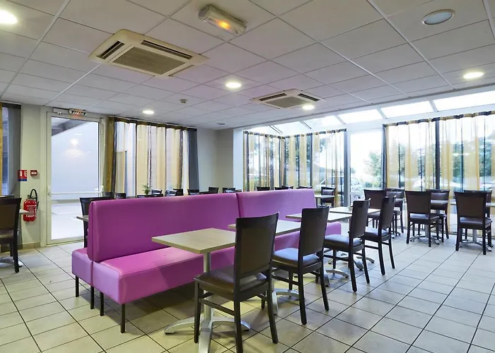 Hotell Kyriad Clermont-ferrand-sud - La Pardieu 3*