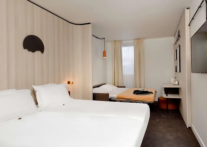 Hotell Kyriad Clermont-ferrand-sud - La Pardieu