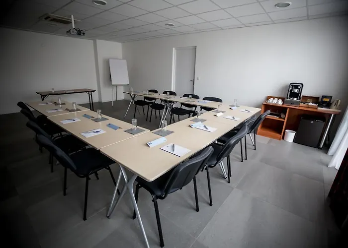 Kyriad Clermont-ferrand-sud - La Pardieu Hotell